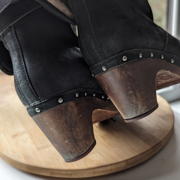 UGG Australia Lynnea Shearling Studded Clog Boot - Picture 7 of 12